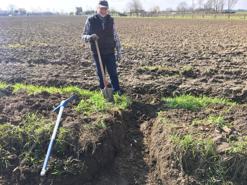 Xe đạp: Đường đua “địa ngục” ở Paris-Roubaix ngổn ngang như chiến trường ảnh 13