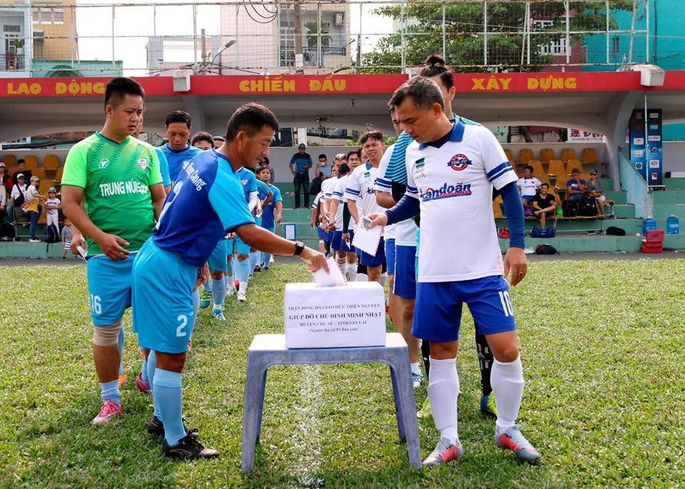 Chuyện làng phủi: Ý nghĩa trận đấu từ thiện vì “Người cha của 93 đứa con” ảnh 2