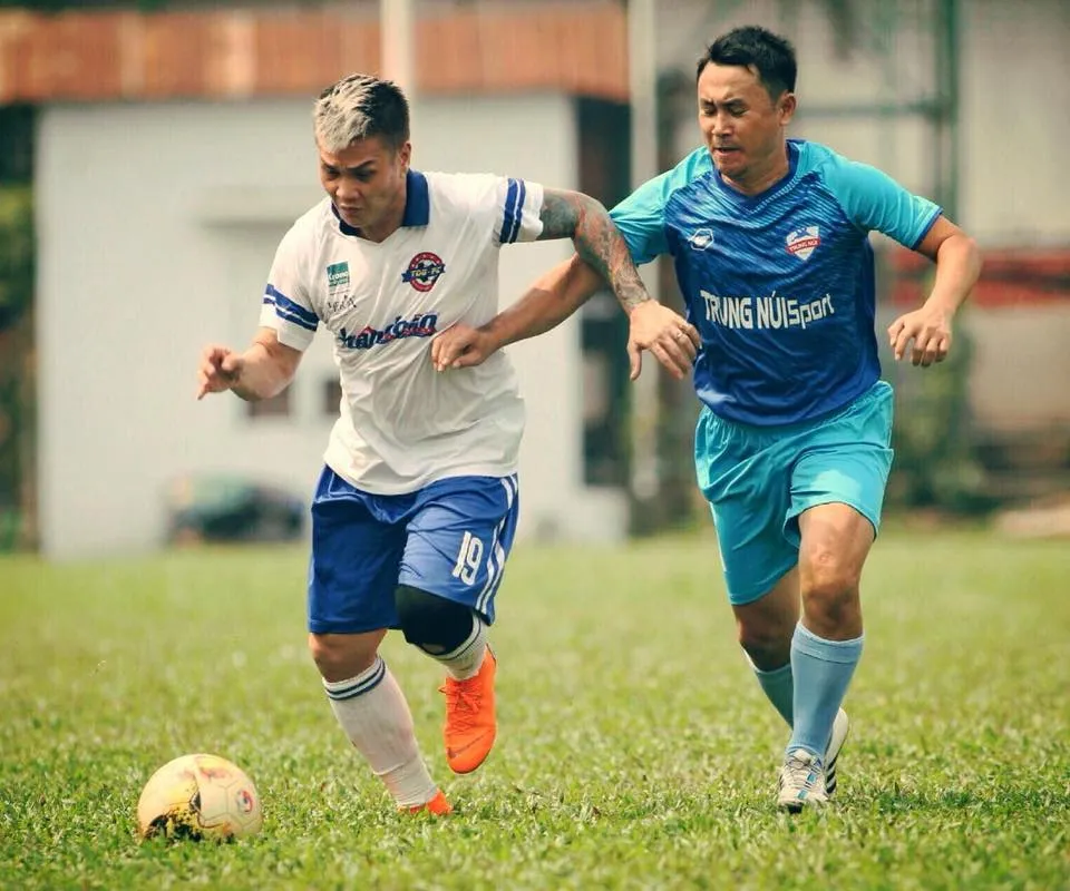 Chuyện làng phủi: Ý nghĩa trận đấu từ thiện vì “Người cha của 93 đứa con” ảnh 1