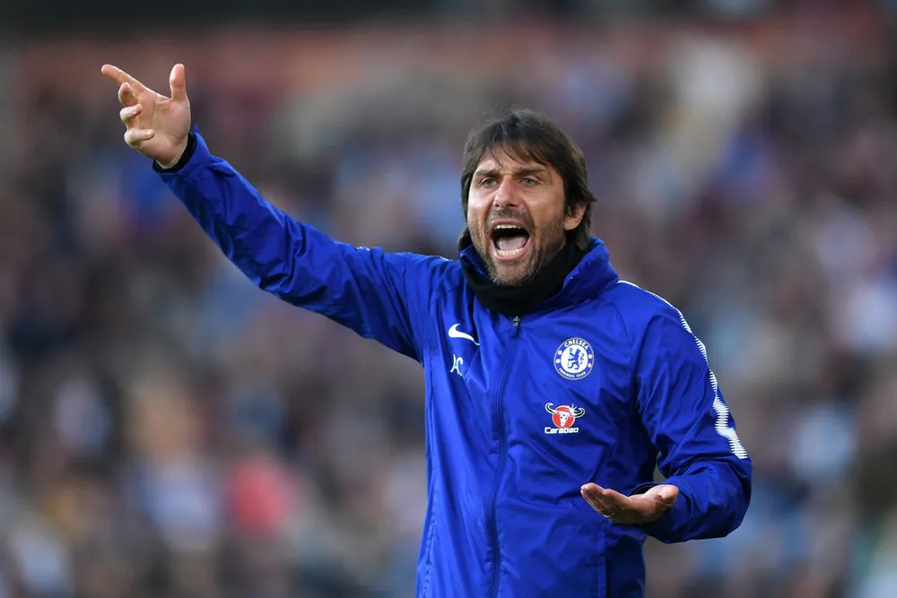 Lửa trong mắt ai? Lửa trong mắt Conte?