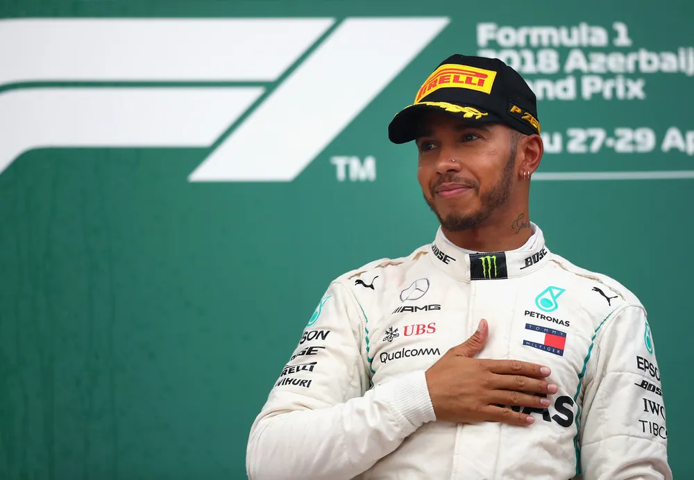 Đua xe F1: Hamilton đăng quang ở chặng đua điên rồ tại Azerbaijan ảnh 2