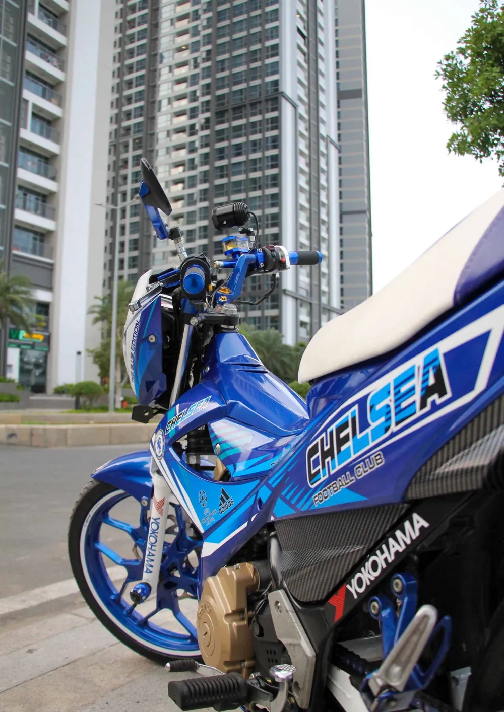 Xe Raider 150 độ tem theo phong cách Chelsea ảnh 10