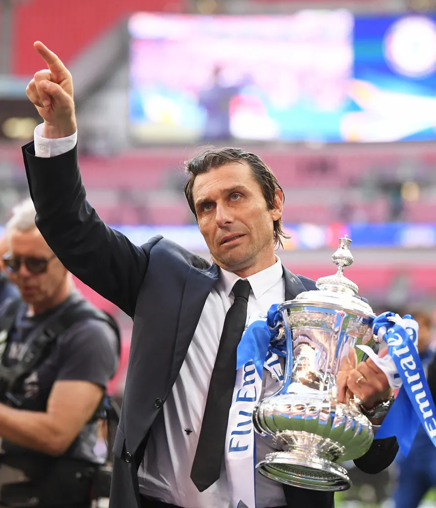 Chelsea không trắng tay: Chiếc cúp của men say ảnh 2