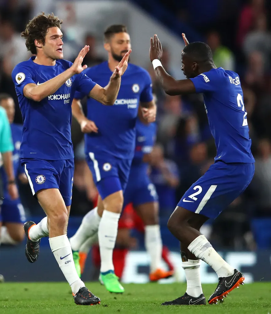 Không có Marcos Alonso trong đội hình Tây Ban Nha: Bất công quá lớn ảnh 2