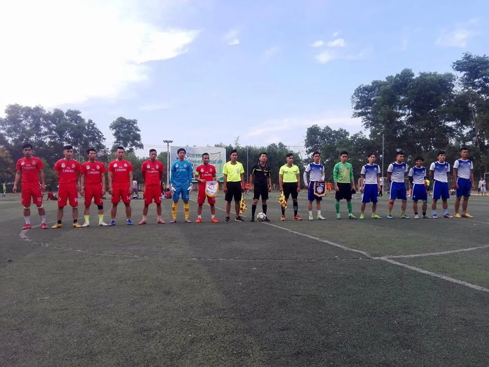 Thắng Chelsea kịch tính, RFC Huế vô địch giải Fan League ảnh 1