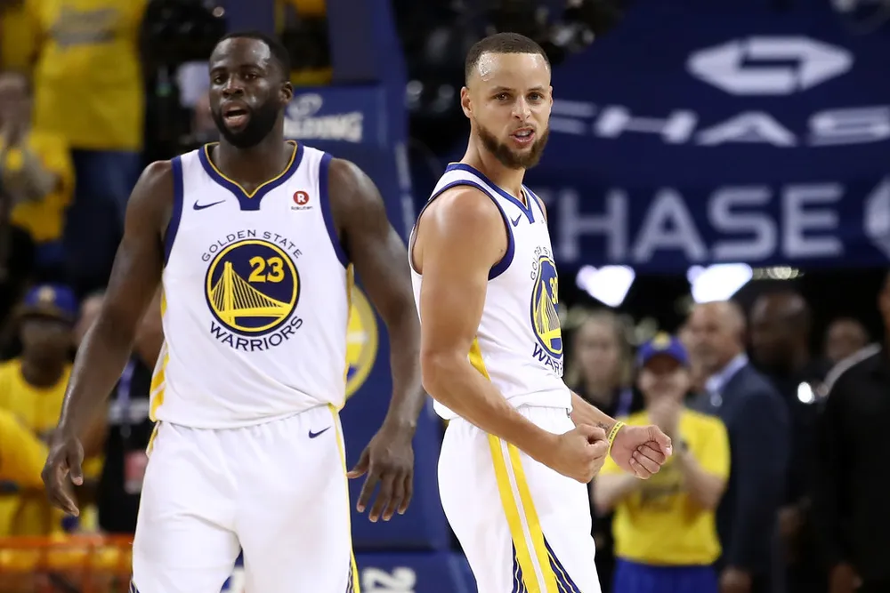 Chung kết NBA: Ghi 51 điểm, James “gánh team” vẫn thua “Vua ghi 3 điểm” Curry ảnh 3