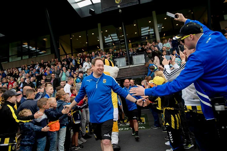 Vitesse: Bạn thân Abramovich sẵn sàng đối mặt với Basel ảnh 1