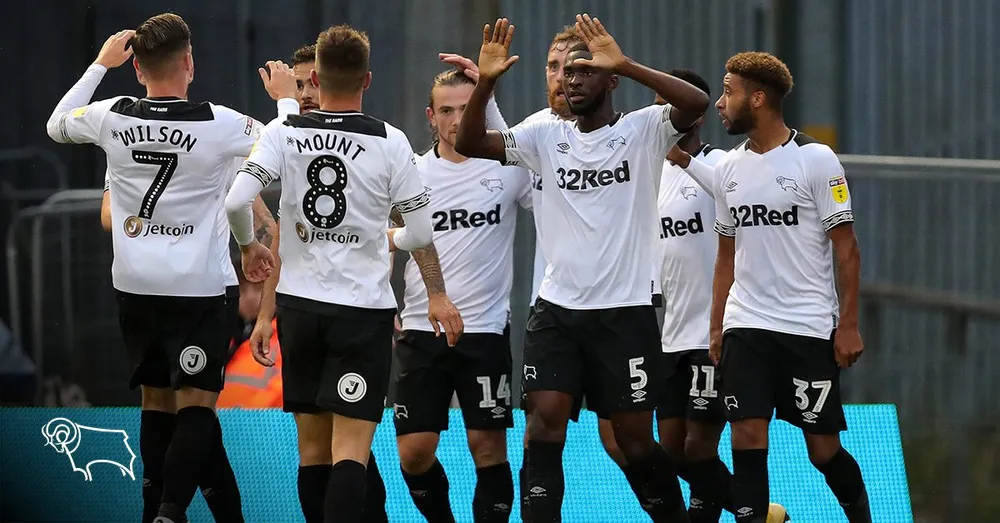 Niềm vui chiến thắng của các cầu thủ Derby (số 5 là Fikayo Tomori