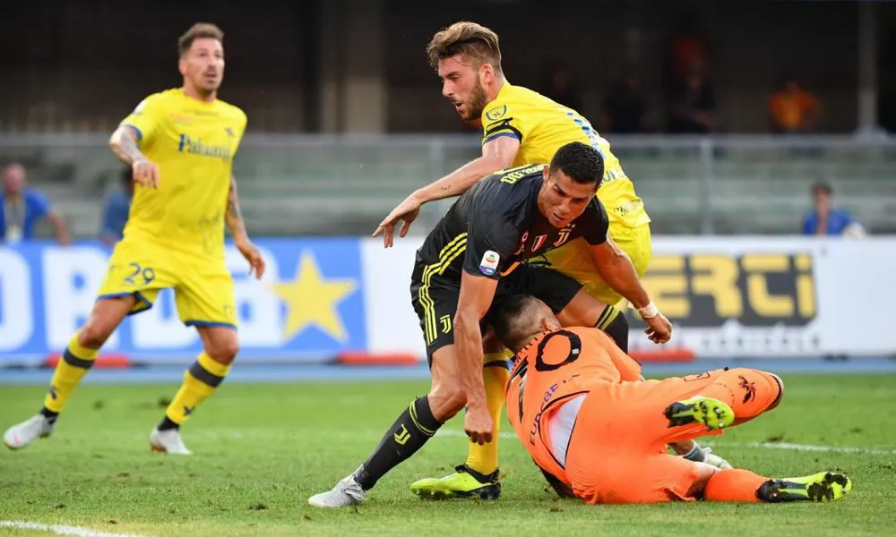 Bên lề: HLV Sarri sẵn sàng bỏ thuốc vì Chelsea ảnh 2