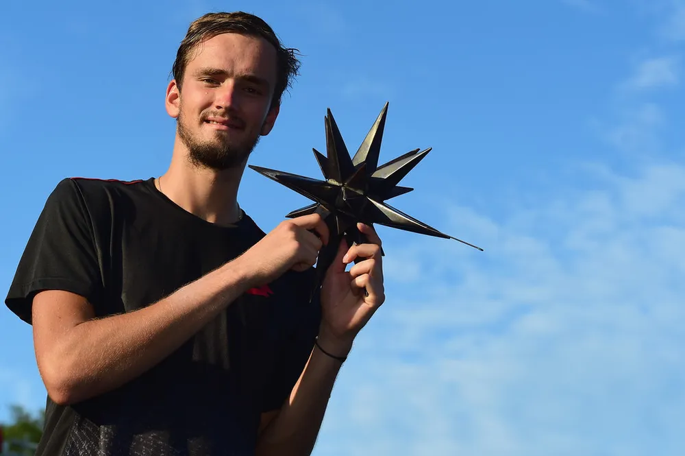 Medvedev đăng quang trên đất Mỹ