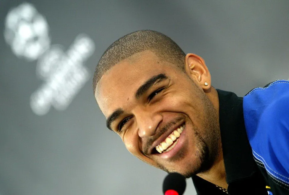 BÊN LỀ: Salah bị Ramos “điểm huyệt”, Adriano tiết lộ lý do tiêu tan sự nghiệp ảnh 3