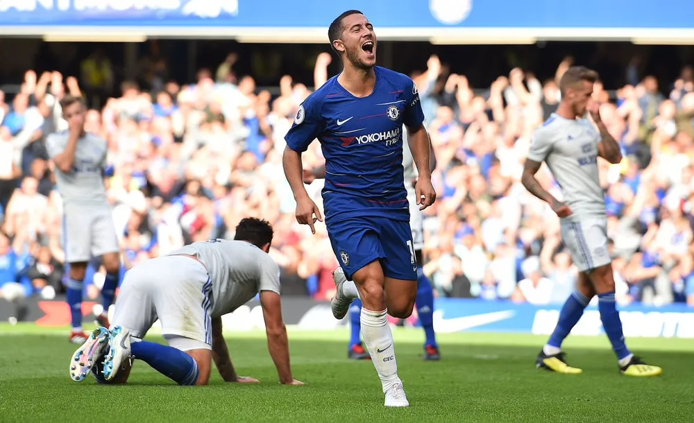 Eden Hazard đã chơi thứ bóng đá "nước chảy mây trôi" trong trận thắng Cardiff