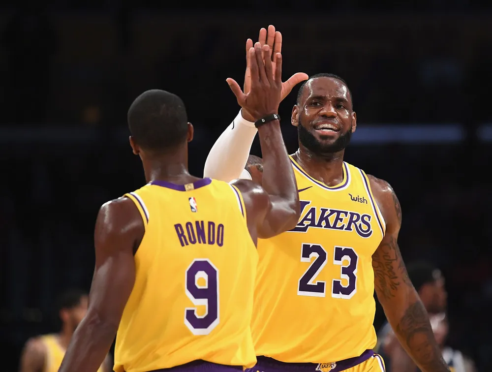 LeBron James trong lần ra mắt LA Lakers trên sân nhà