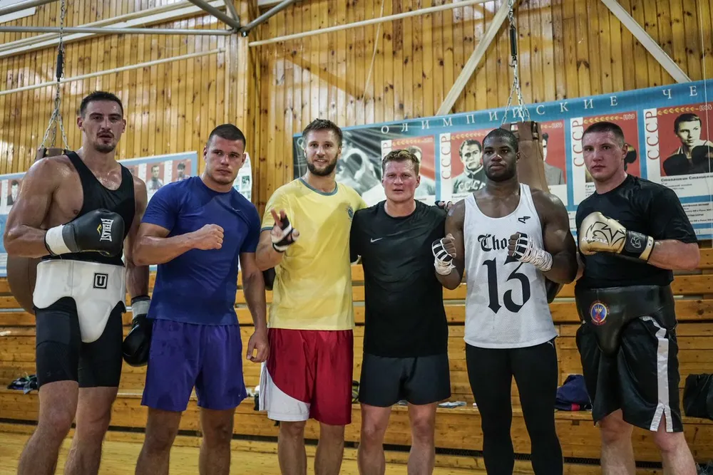 Quyền Anh: Võ sĩ từ chối Olympic 2020 tìm trận thắng knock-out thứ 9 ảnh 2