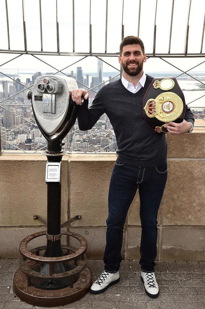 Quyền Anh: Alvarez và “trận đấu tiêu khiển” với Rocky của nước Anh ảnh 1