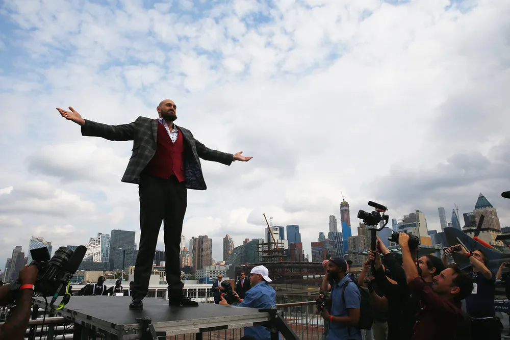 Wilder “cuồng nộ” so quyền với Fury “giận dữ”: Đại chiến ở Los Angeles ảnh 1