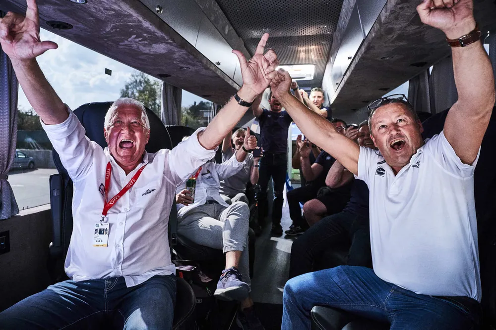 Xe đạp: Tay đua 52 tuổi chật vật tìm đội đua ảnh 3