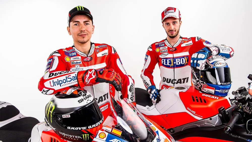 Đua xe mô tô: Petrucci không muốn trở thành kẻ thù của Dovizioso ảnh 2