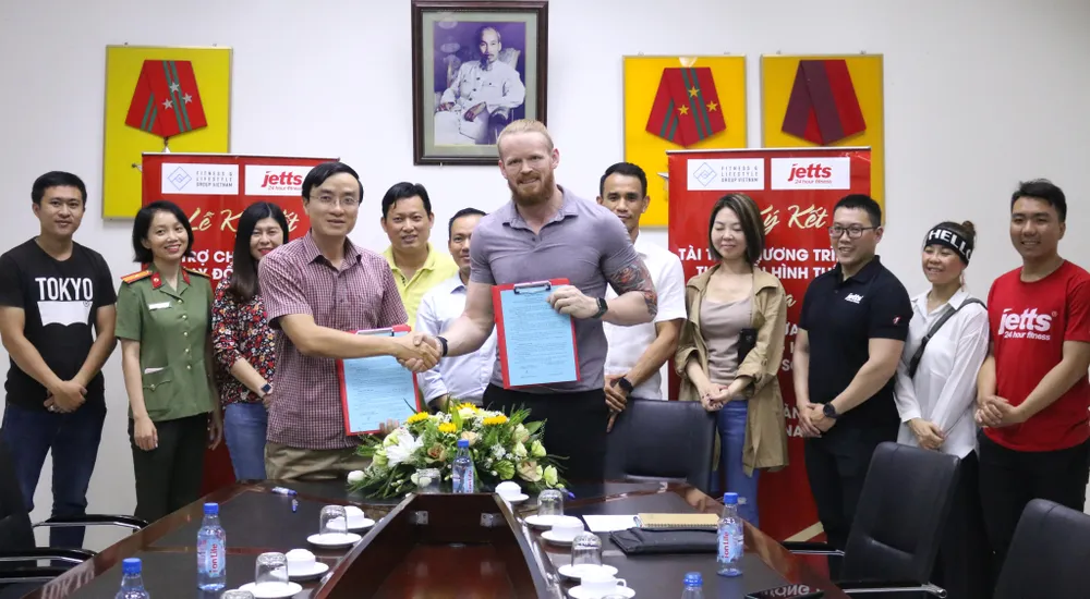 Buổi lễ ký kết giữa Công an Cửa khẩu Tân Sơn Nhất và Tập đoàn FLG Việt Nam