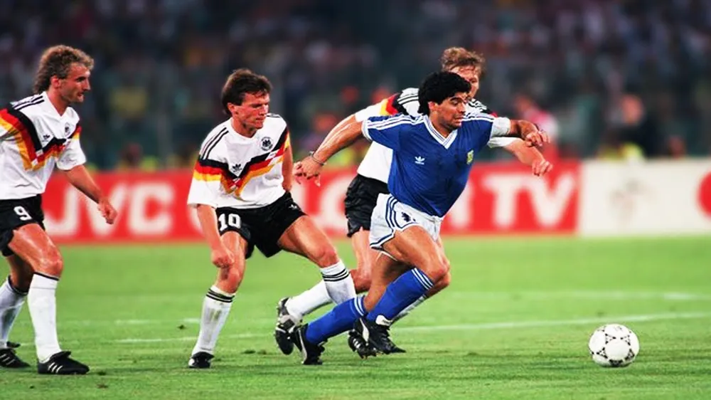 Huyền thoại bóng đá Diego Maradona: Những khoảnh khắc đáng nhớ trong sự nghiệp đầy rẫy sắc màu ảnh 12