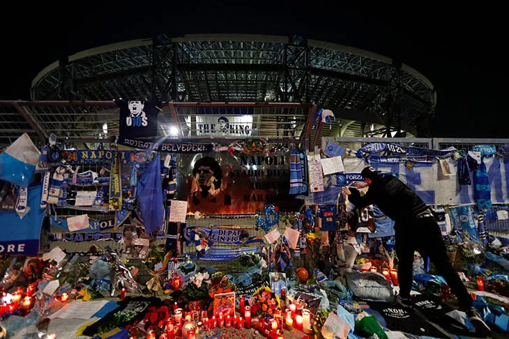 Thành Naples và CLB Napoli tiễn đưa Diego Maradona bằng sự kiện tưởng niệm đầy xúc động ảnh 15