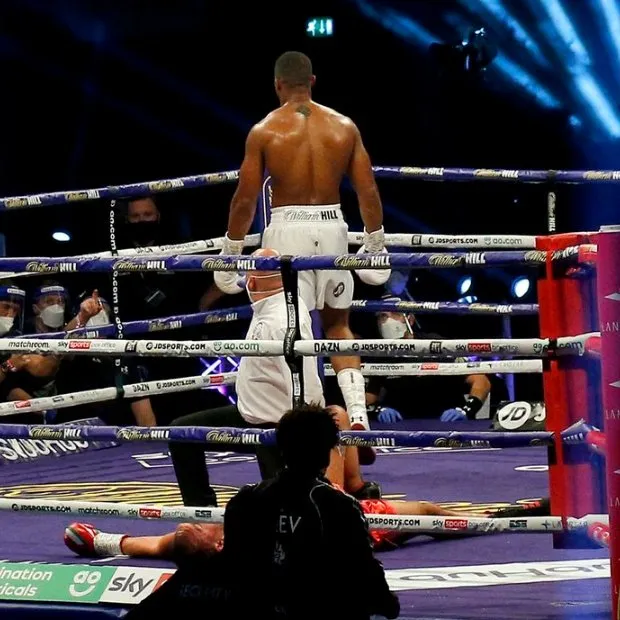 Anthony Joshua “cơ bắp” hạ KO “Rắn hổ mang” Kubrat Pulev: AJ sẽ sớm có trận “nhất thống giang hồ” với Fury ảnh 6