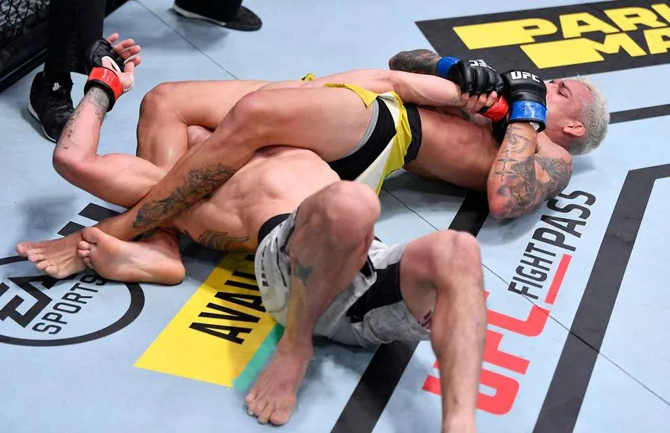 Tony Ferguson thua trận thứ 2 liên tiếp: “Ông kẹ Mỹ” đã hết thời ảnh 2