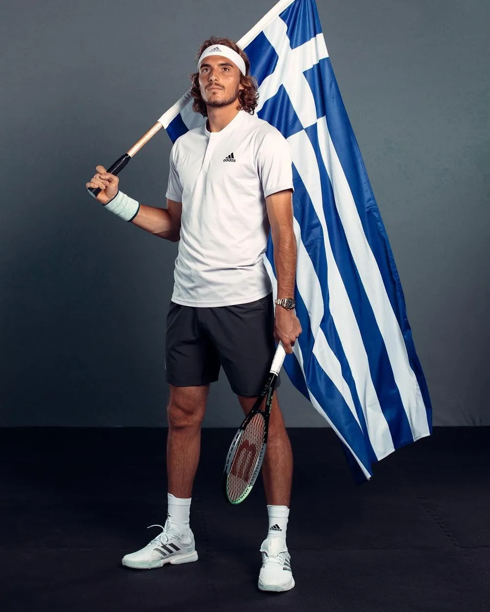 Stefanos Tsitsipas & Maria Sakkari: Hai ngôi sao quần vợt Hy Lạp tràn đầy năng lượng cho mùa giải mới 2021 ảnh 1