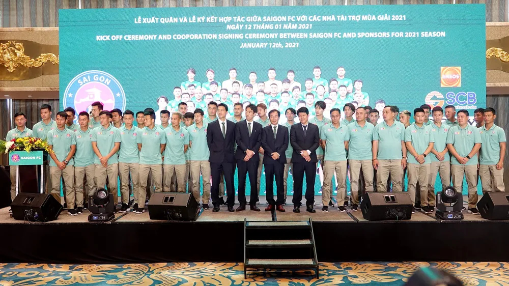 Lễ xuất quân và ký kết hợp đồng với các nhà tài trợ của Sài Gòn FC (Ảnh: HT)