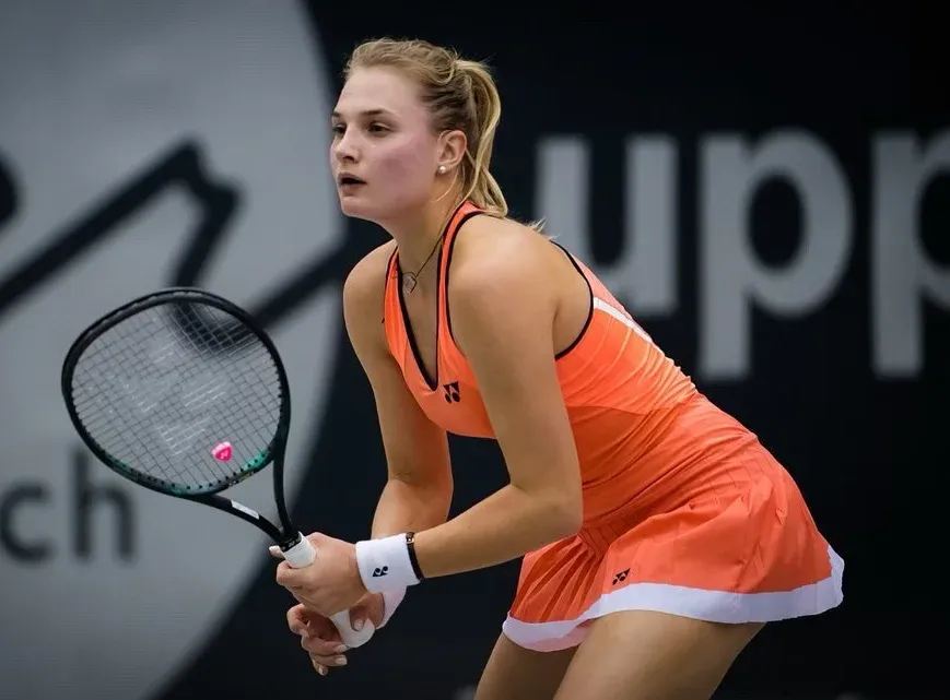 Bất chấp tất cả, Yastresmka vẫn bay đến Australian Open