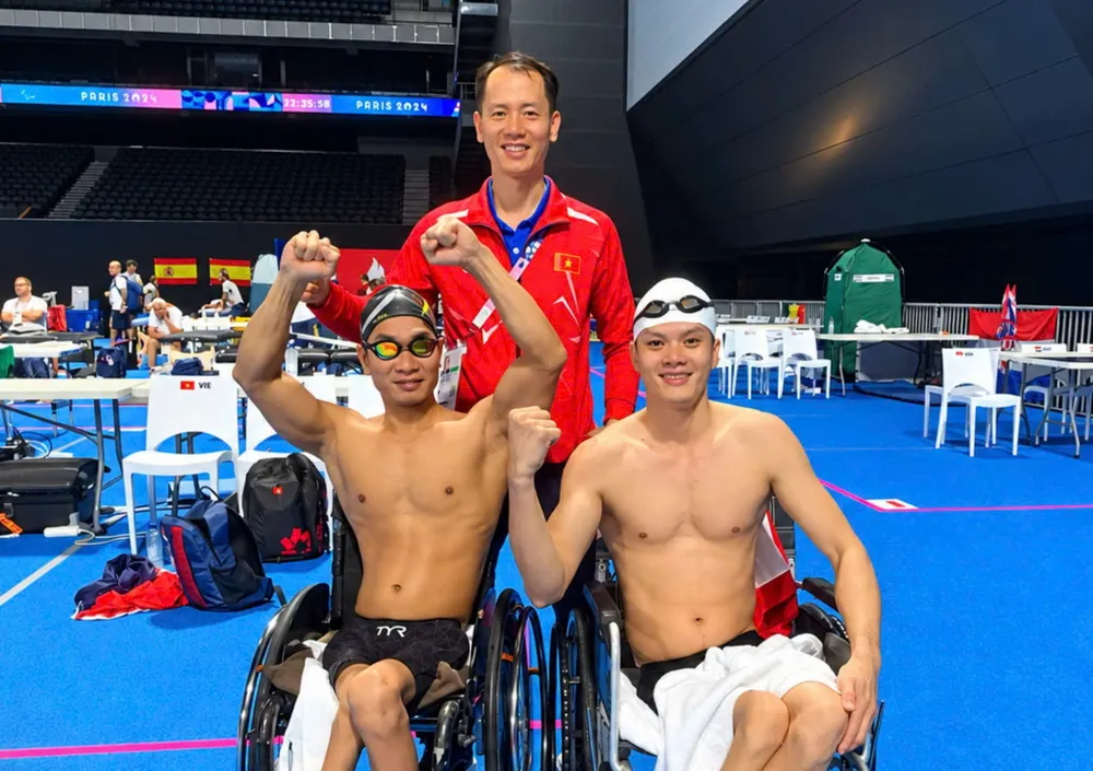 Bộ trưởng biểu dương, thưởng nóng thành tích vàng Asian Para Games (2).jpg