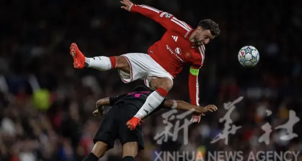 Bruno Fernandes đang rơi tự do như chính CLB của anh. Ảnh: THX