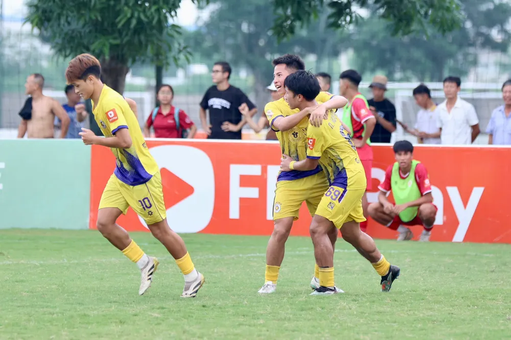 Bóng đá trẻ Đại hội Săn vàng, tìm sao trẻ (3).jpg
