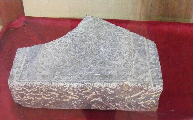 Thành Nhà Hồ - Đá truyền lời tiền nhân	 ảnh 10