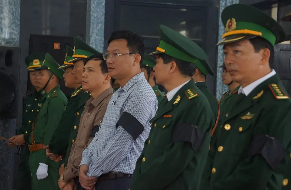 Truy điệu 2 sĩ quan biên phòng hy sinh khi giúp dân phòng chống lũ lụt ảnh 5