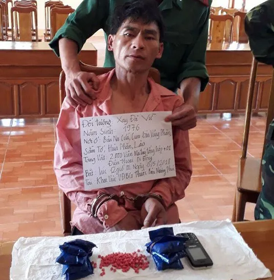 Bắt một đối tượng vận chuyển 2.000 viên ma túy tổng hợp từ Lào về  ảnh 1