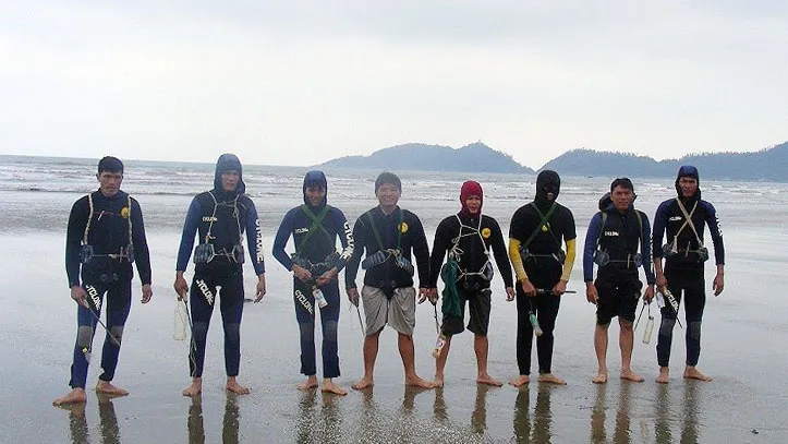 Kỳ thú nghề săn rum biển ảnh 5