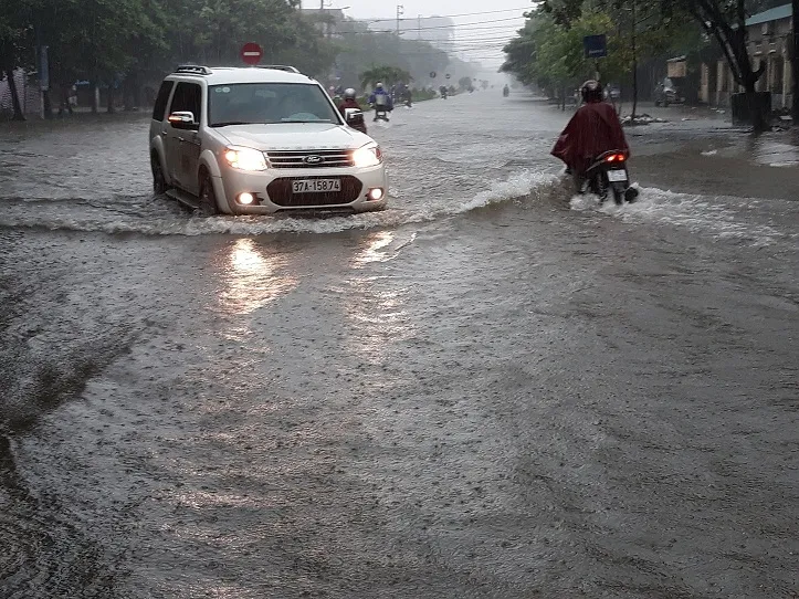 Nghệ An: Mưa lớn gây ngập, sạt nhiều nơi, 2 vợ chồng mất tích ảnh 3