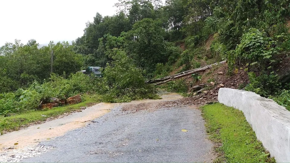 Mưa lớn gây ngập lụt, chia cắt nhiều nơi ở Nghệ An, Thanh Hóa ảnh 2