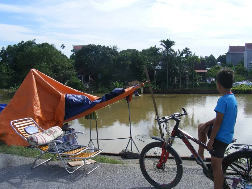 Xóm làng bỗng chốc biến thành sông ảnh 10