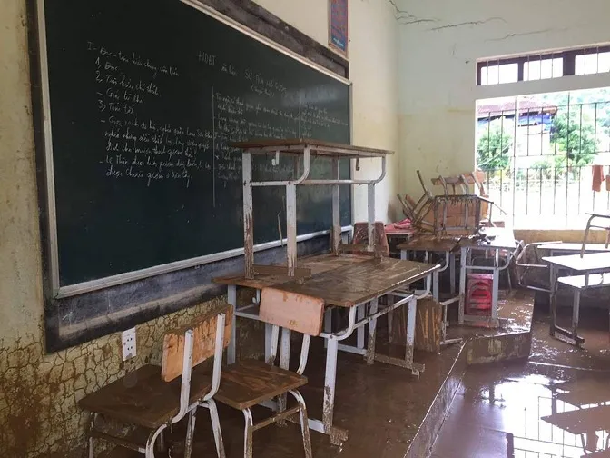 Lũ về, hàng trăm học sinh tháo chạy trong đêm ảnh 7