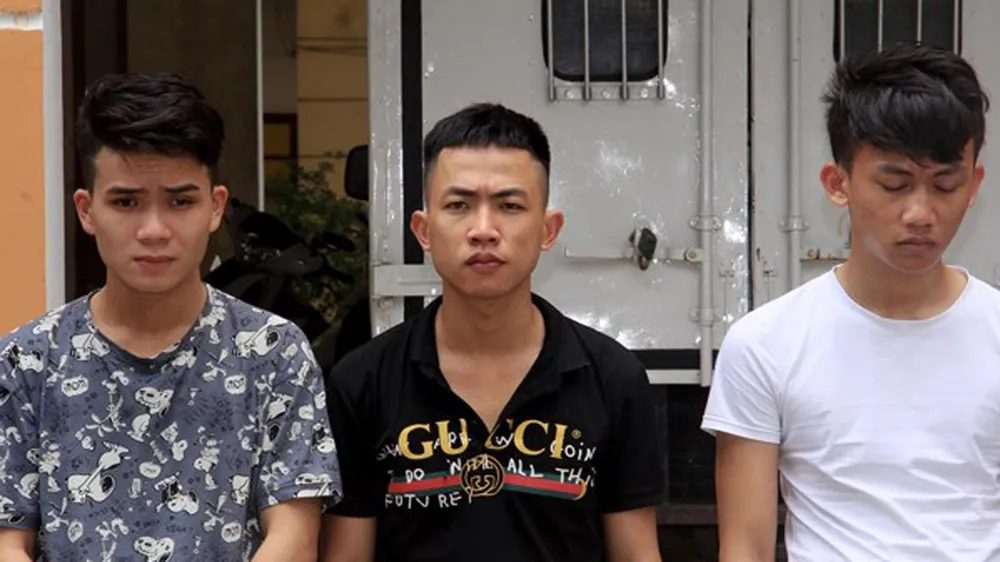 Bắt nhóm chuyên hack facebook, lừa đảo hàng chục tỷ đồng ảnh 1