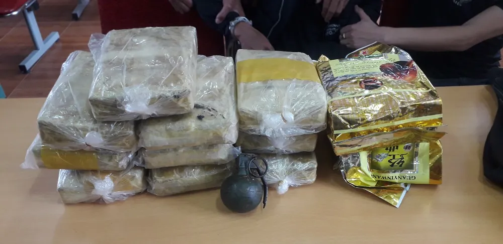 Bắt 2 đối tượng sử dụng lựu đạn cùng 60.000 viên ma túy ảnh 3