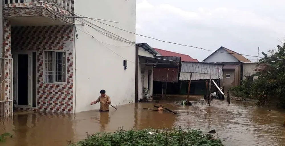 Nhiều tỉnh thành đang khắc phục hậu quả do mưa lũ gây ra ảnh 5