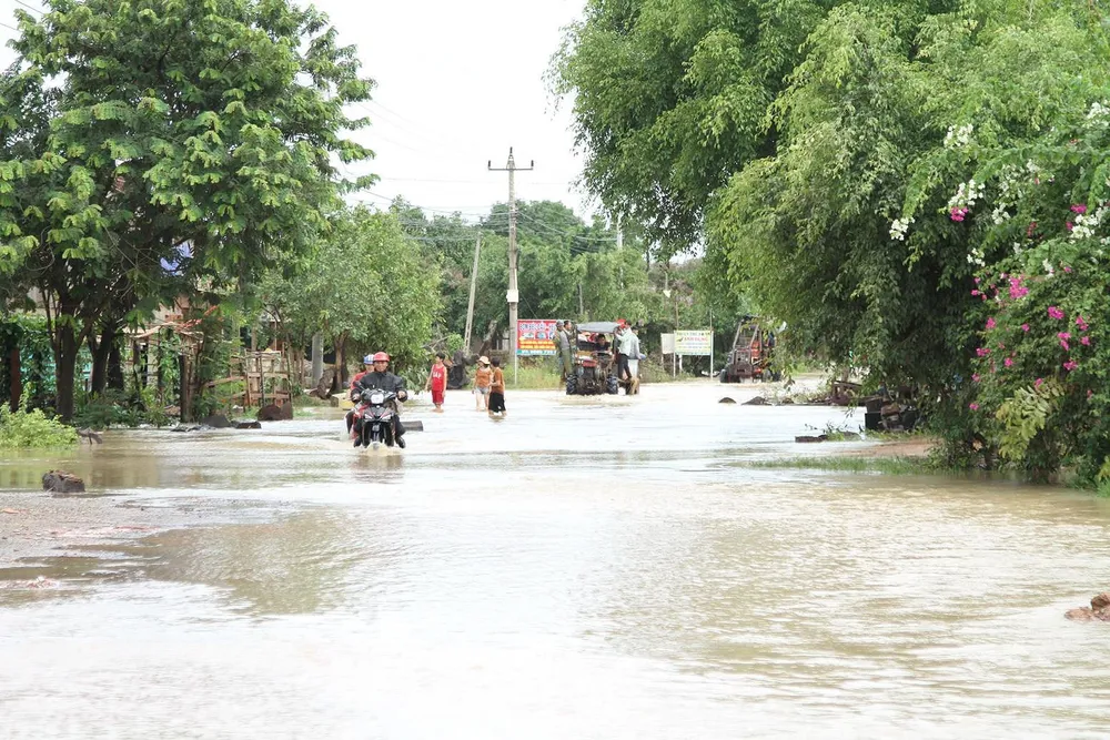 Nhiều tỉnh thành đang khắc phục hậu quả do mưa lũ gây ra ảnh 3