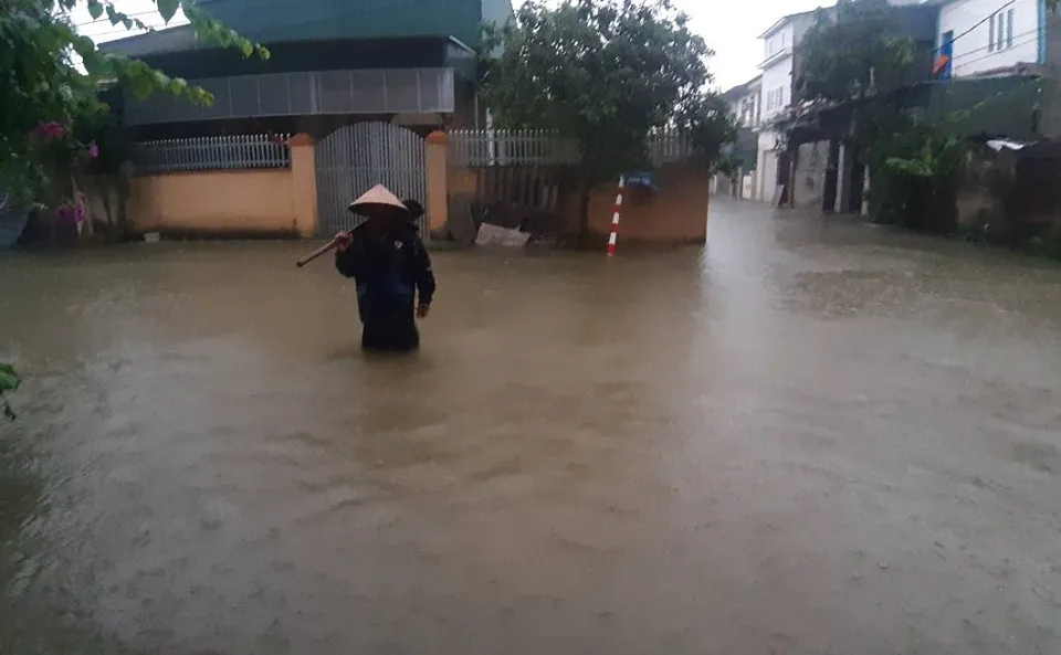 Mưa lớn gây ngập lụt, nhiều trường học ở Nghệ An cho học sinh nghỉ học ảnh 3