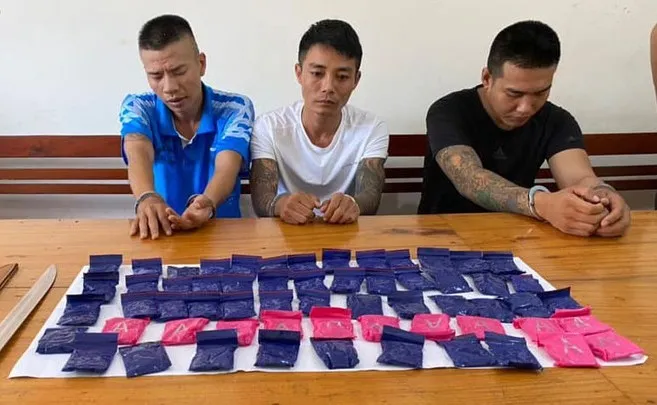 Bắt 3 đối tượng vận chuyển 12.000 viên ma túy tổng hợp
