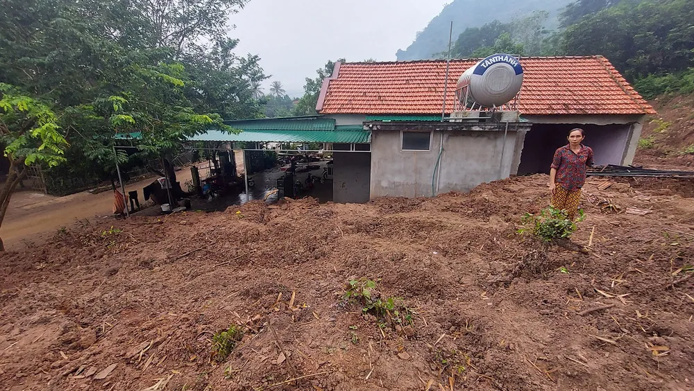 Bắc miền Trung xuất hiện nhiều điểm nứt núi, sạt lở đất nguy hiểm ảnh 4