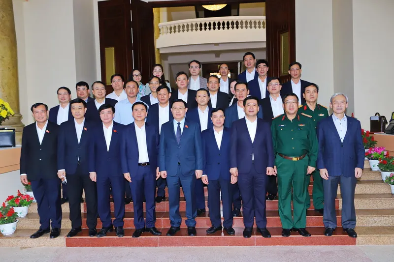 Đặt người dân, doanh nghiệp vào trung tâm thực hiện các chính sách đặc thù phát triển tỉnh Thanh Hóa ảnh 2