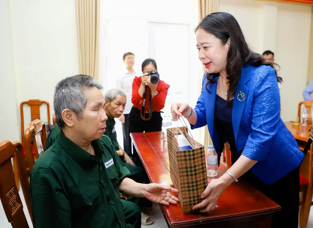 Lãnh đạo Đảng, Nhà nước trao Bằng Tổ quốc ghi công, tri ân người có công tại Nghệ An ảnh 4